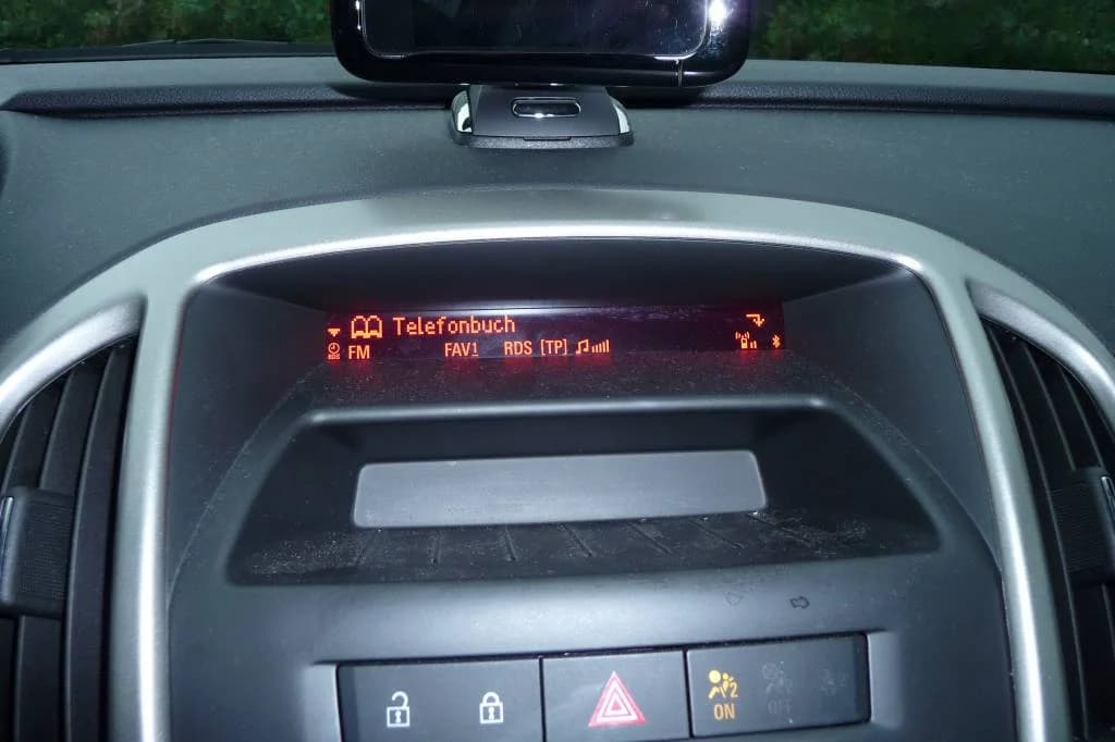 Unverfälschte Erfahrung: Werkseinstellungen in dieser Bluetooth Freisprechanlage originalgetreu umgesetzt