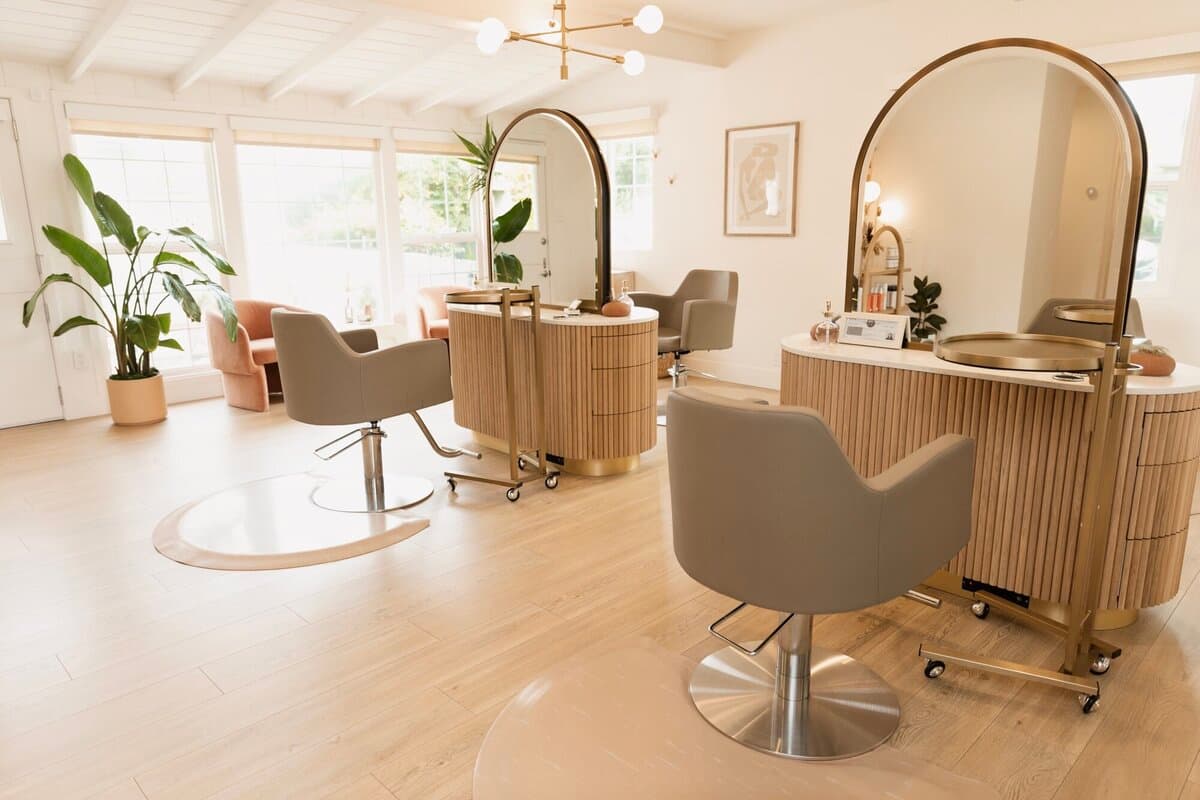 Jetzt neu: Wellness & Spa Einrichtung für Kosmetikstudios im Angebot
