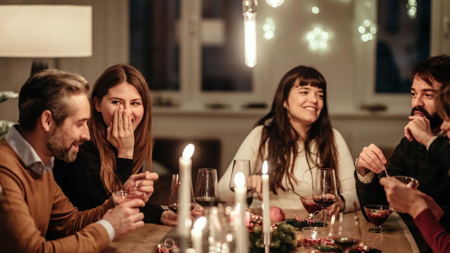 Lösen Sie das Rätsel: Ein unvergessliches Krimi Dinner Berlin erwartet Sie