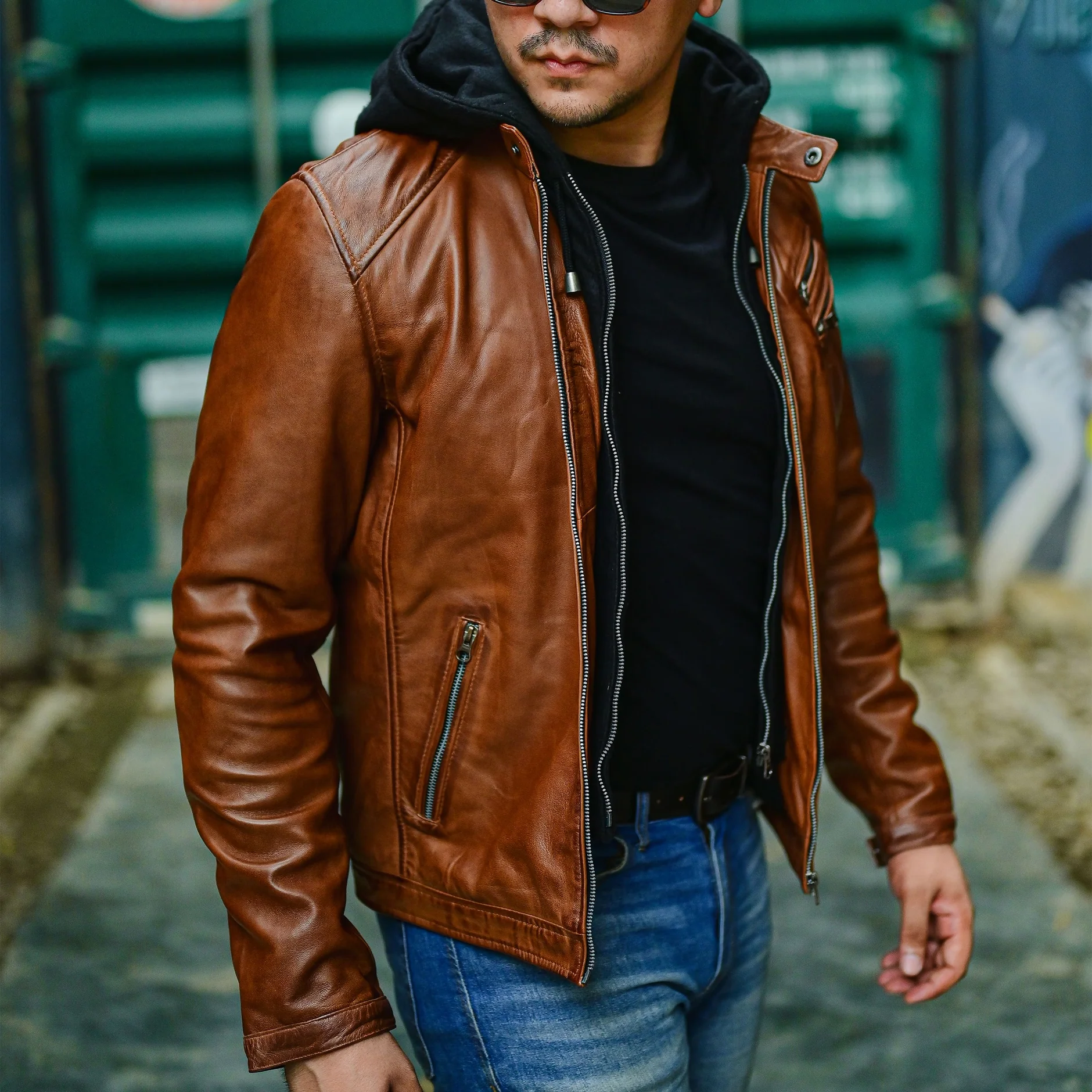 Warum die Lederjacke mit Fell von Crone das Highlight Ihrer Wintergarderobe ist