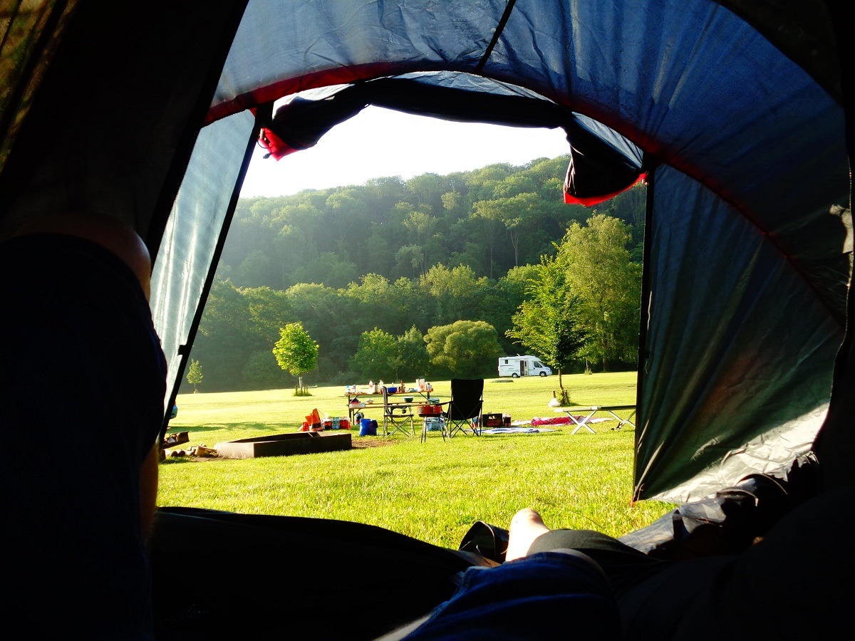 Spaß beim Campen: Die besten Ideen für gesellige Abende