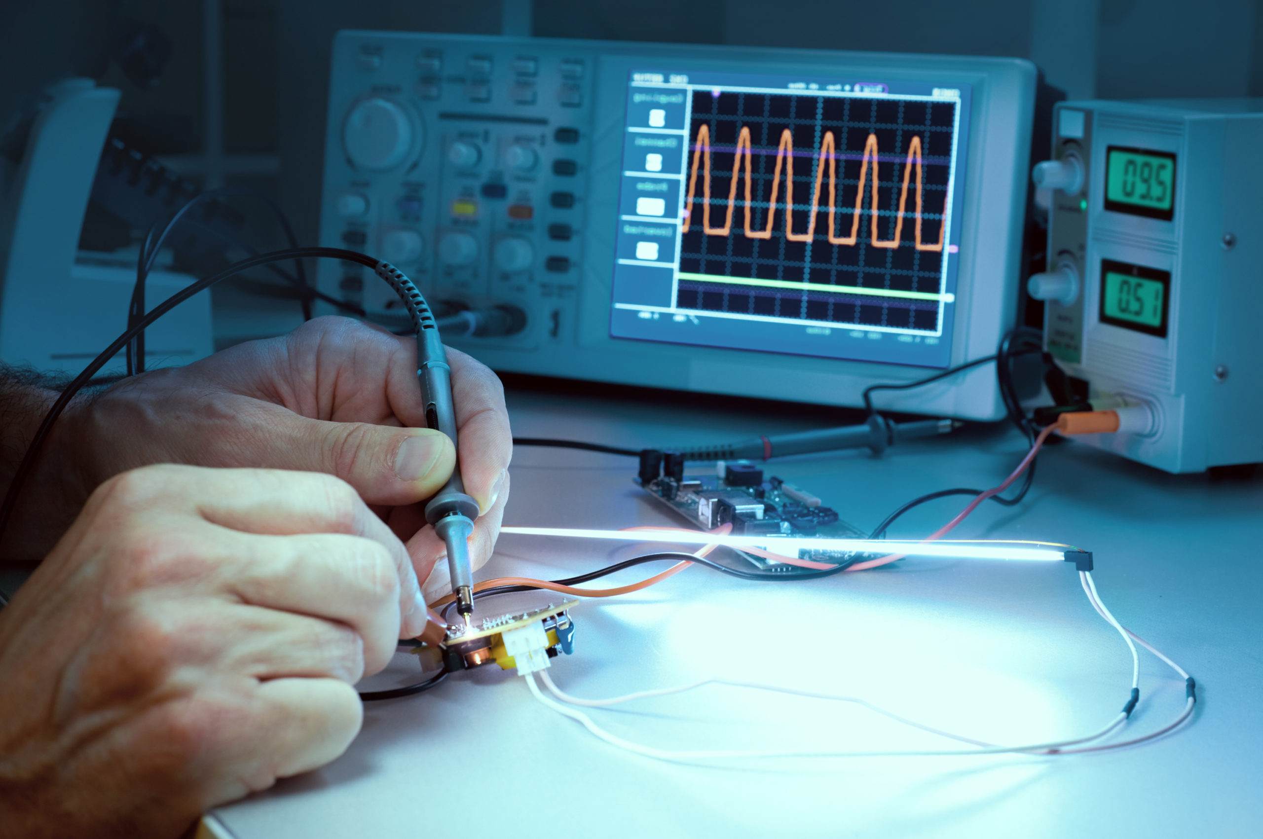 Warum eine vorschriftsmäßige Prüfung ortsfester elektrischer Anlagen langfristig lohnt