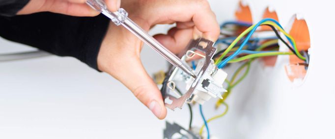 Die UVV Prüfung als unverzichtbarer Bestandteil der DGUV V3 Prüfung für Ihre elektrische Infrastruktur